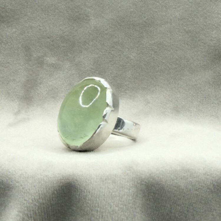 Chunky silverring med ljusgrön akvamarin Chunky silverring med ljusgrön akvamarin