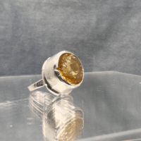 Cocktailring i silver med guldgul citrin Cocktailring i silver med guldgul citrin