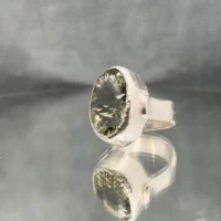 Prasiolit cocktailring i silveer Stor oval prasiolit-sten (grön ametist) i silverring
