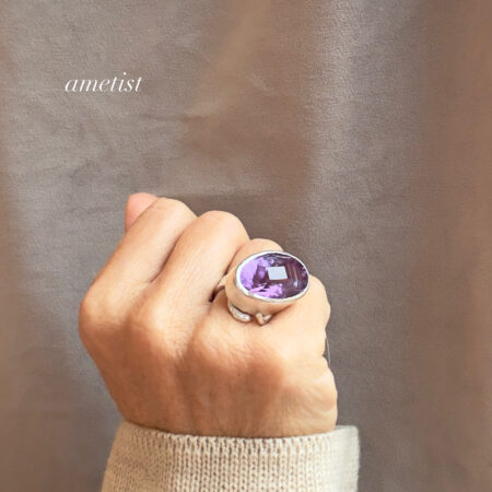 Chunky silverring med stor ametist, handsmidd i Sverige Chunky silverring med stor ametist, handsmidd i Sverige