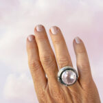 Cocktailring i silver med stor fasettslipad rosenkvarts, Moon Mind R230