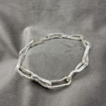 Silverarmband med oregelbundna länkar